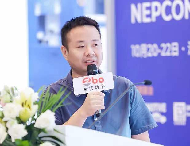 Быть сильнейшим мозгом интеллектуальных сервисных роботов